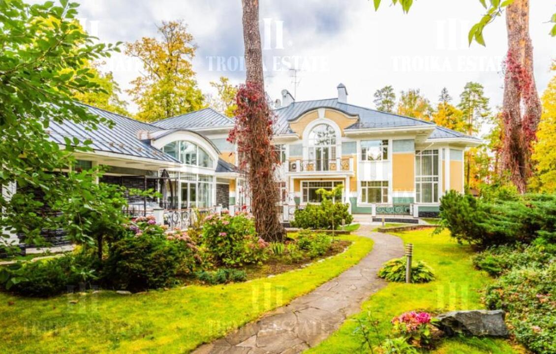 АрендоватьКоттедж
с отделкойГорки-1 метро 