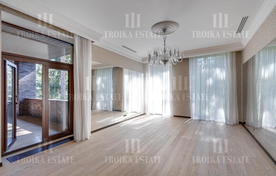 КупитьКоттедж
с отделкойСосновый Бор 18 км. метро 