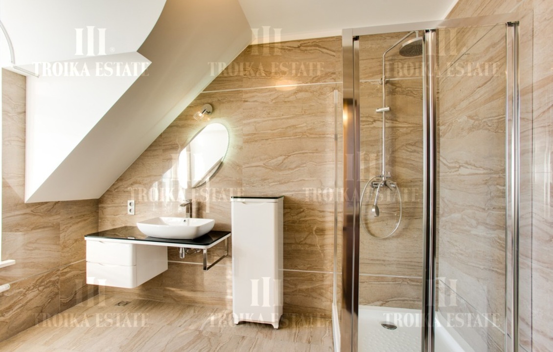 КупитьТаунхаус
с отделкойДовиль 9 км метро 