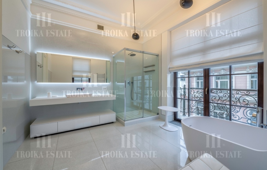 Купить  Квартиру с отделкой Нащокинский пер-к 7 метро Кропоткинская