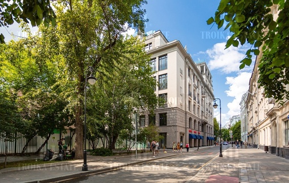                       Малая Бронная 15
                      