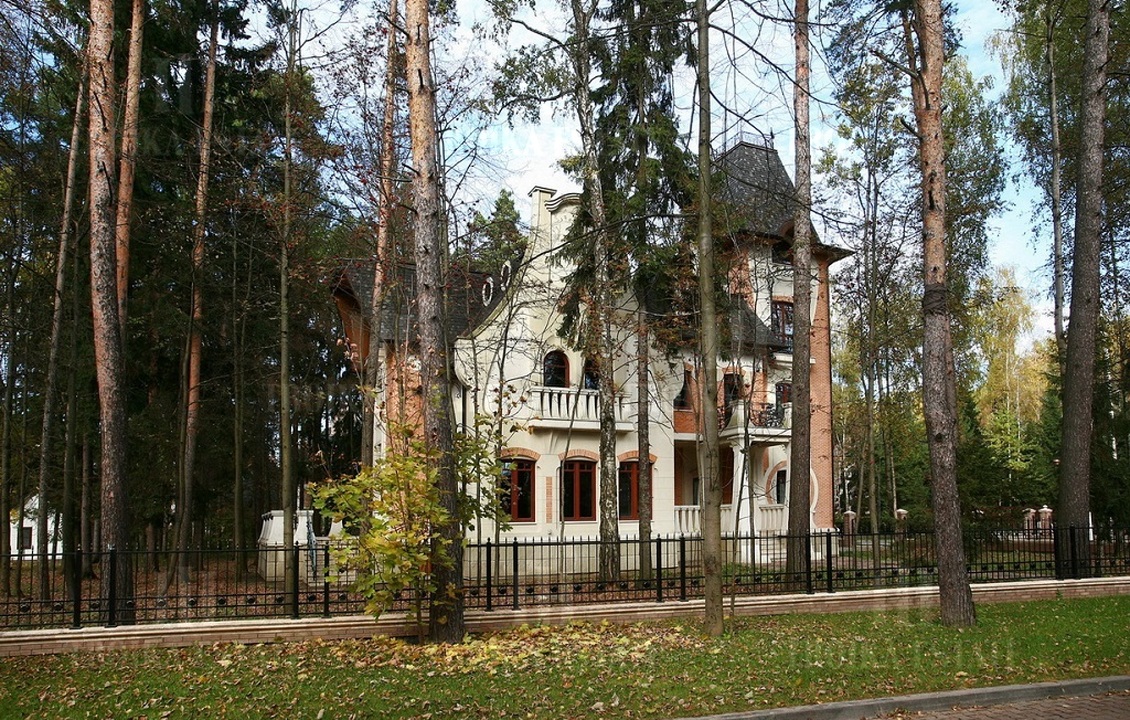 КупитьКоттедж
с отделкойДовиль 9 км метро 