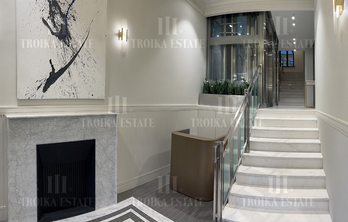 Купить  Пентхаус без отделки Б. Дмитровка ул. 7/5с2 метро Театральная