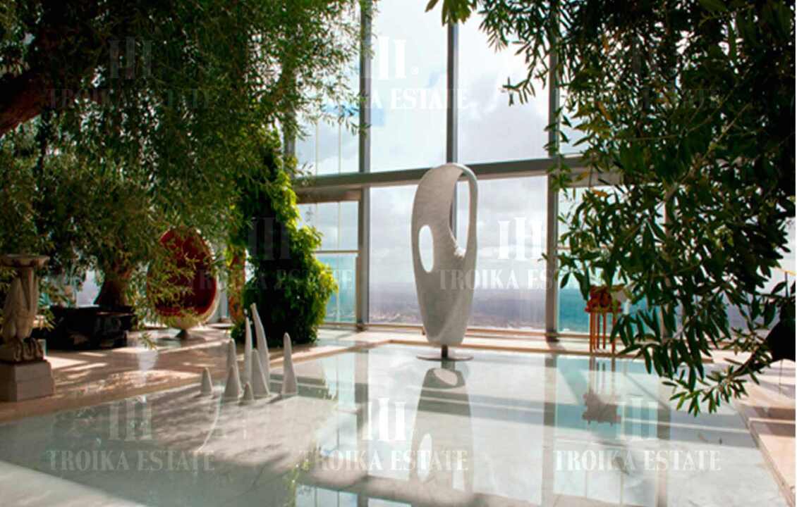 Купить  Пентхаус без отделки Ефремова ул, 10с1к4/5 метро Спортивная