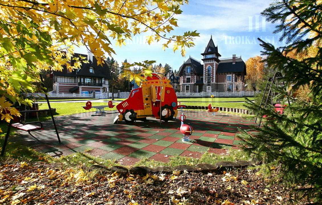 КупитьТаунхаус
с отделкойДовиль 9 км метро 