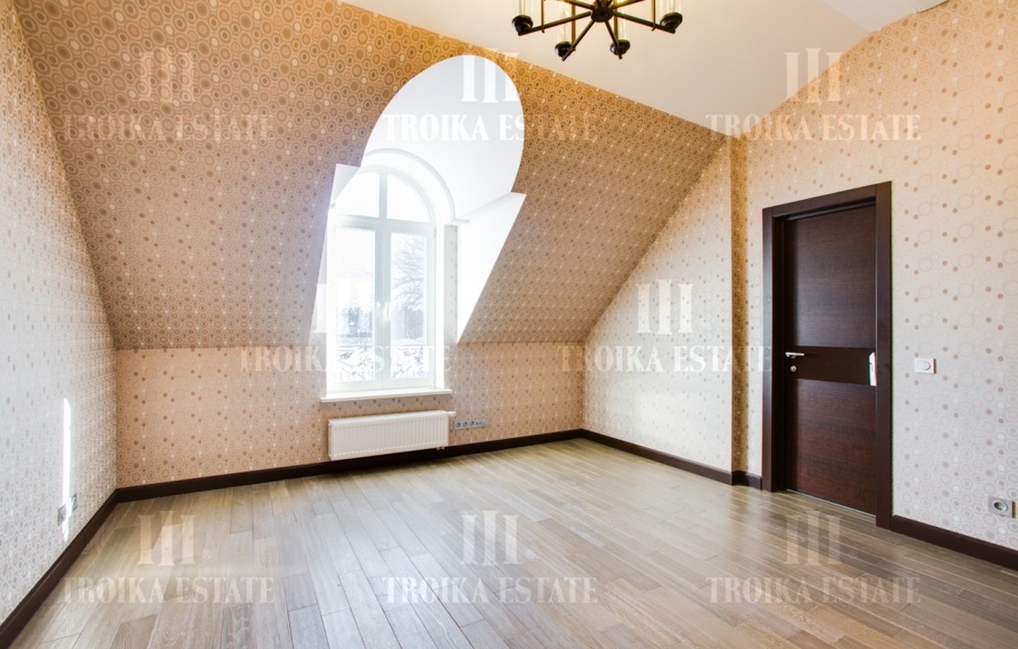 КупитьТаунхаус
с отделкойДовиль 9 км метро 