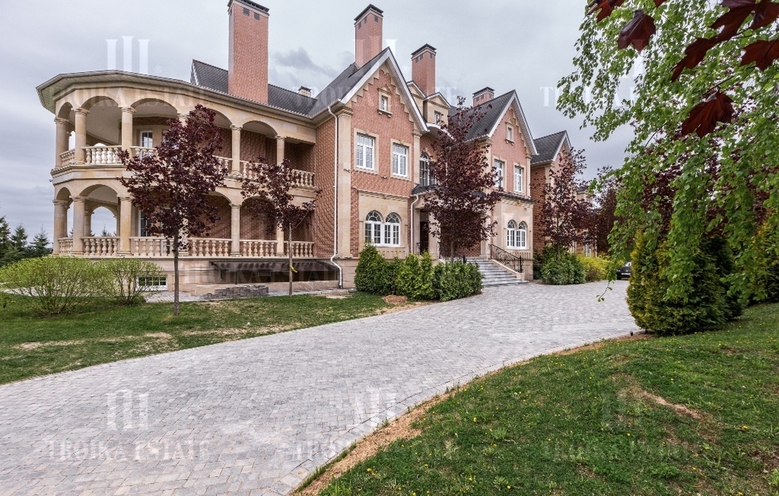 КупитьКоттедж
с отделкойАгаларов Эстейт 24 км метро 