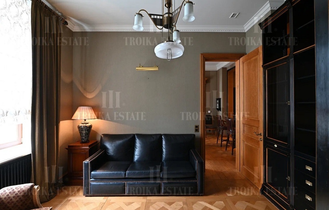 Купить  Квартиру с отделкой М. Молчановка ул 8 метро Арбатская