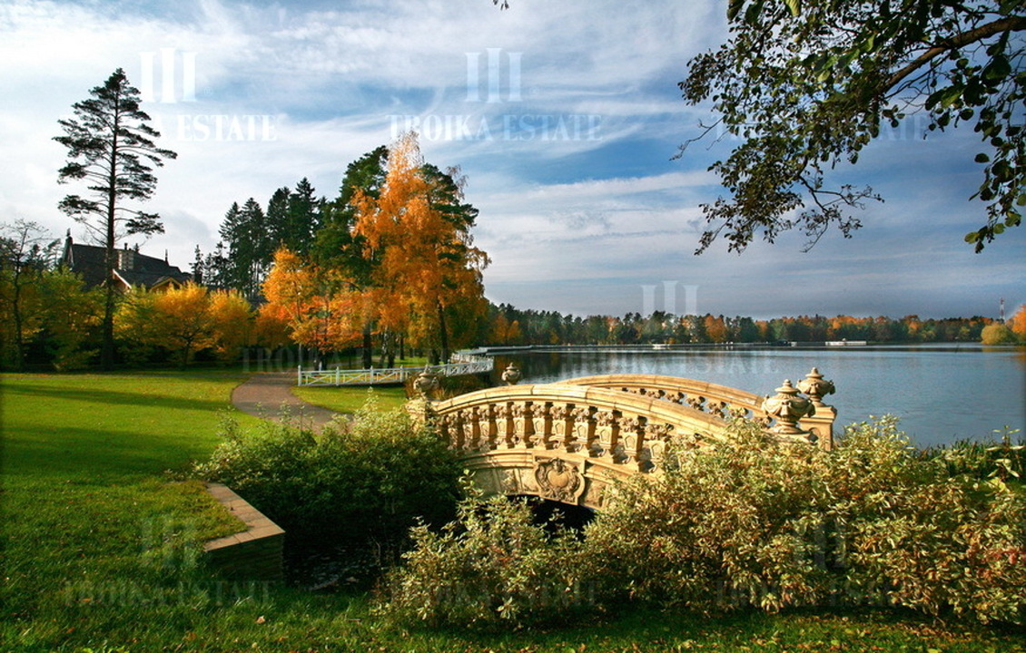 КупитьТаунхаус
с отделкойДовиль 9 км метро 