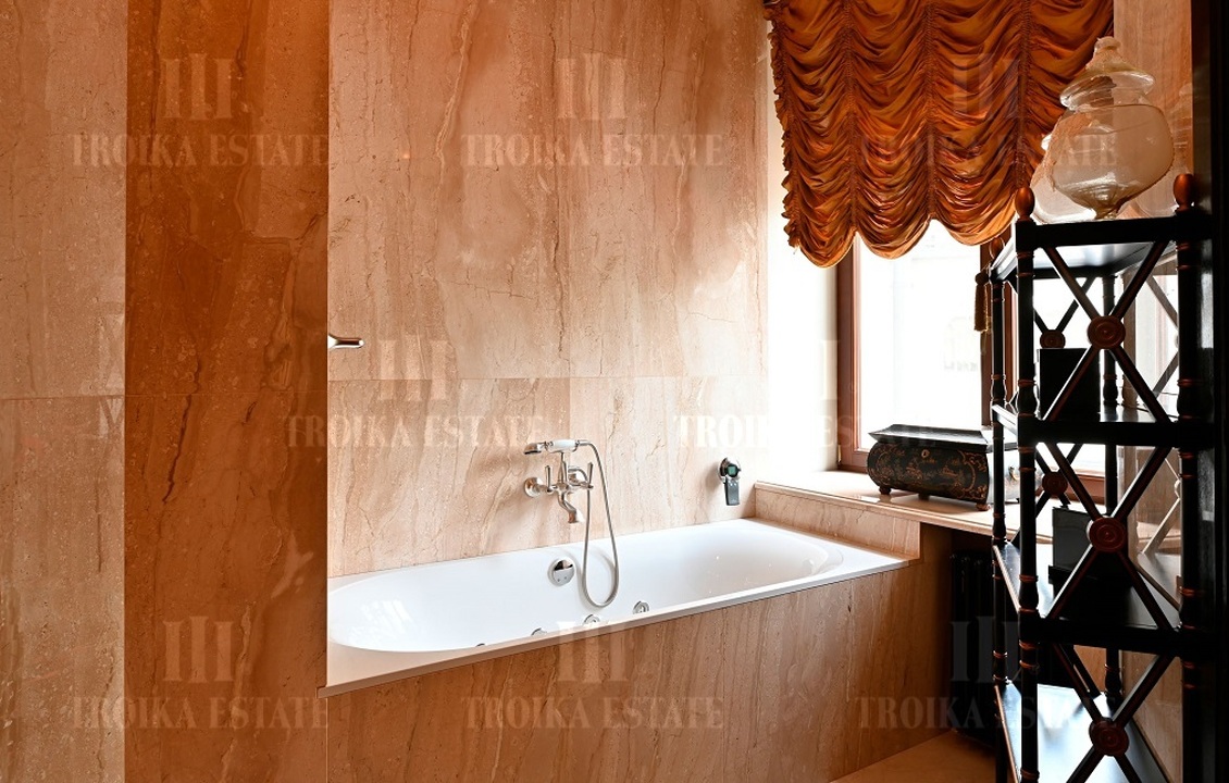 Купить  Квартиру с отделкой М. Молчановка ул 8 метро Арбатская