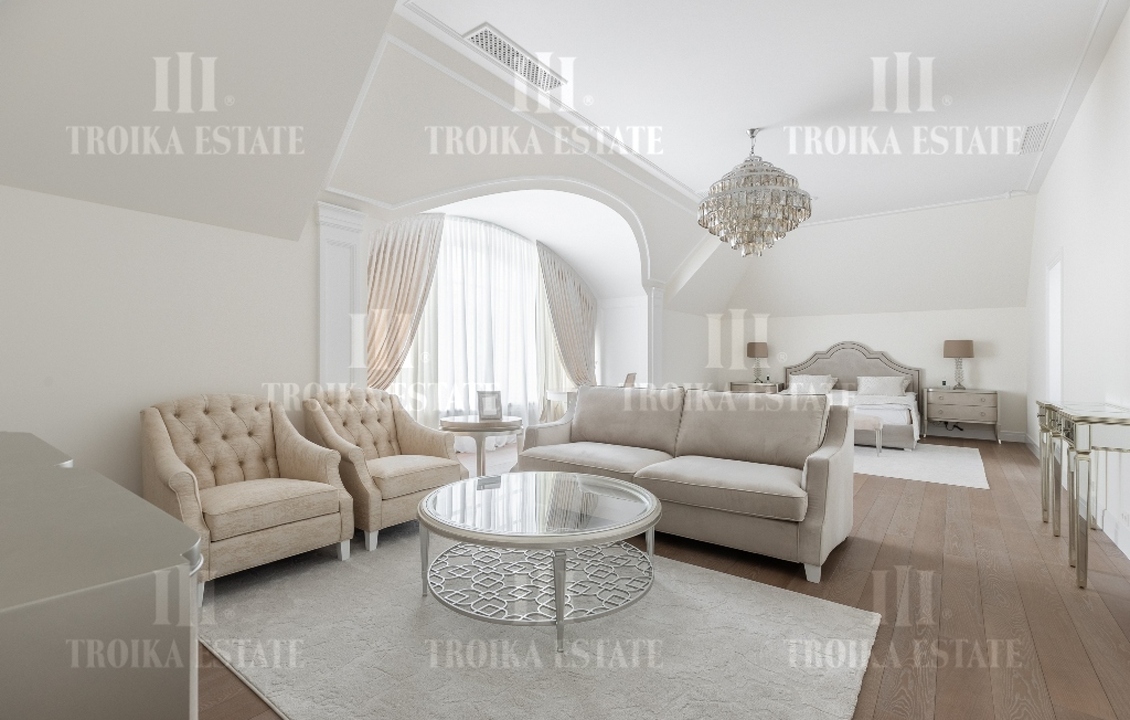 КупитьКоттедж
с отделкойАгаларов Эстейт 24 км метро 