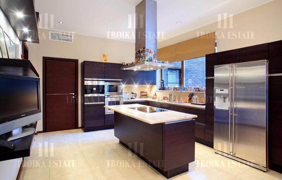 КупитьКоттедж
с отделкойГорки-21 метро 