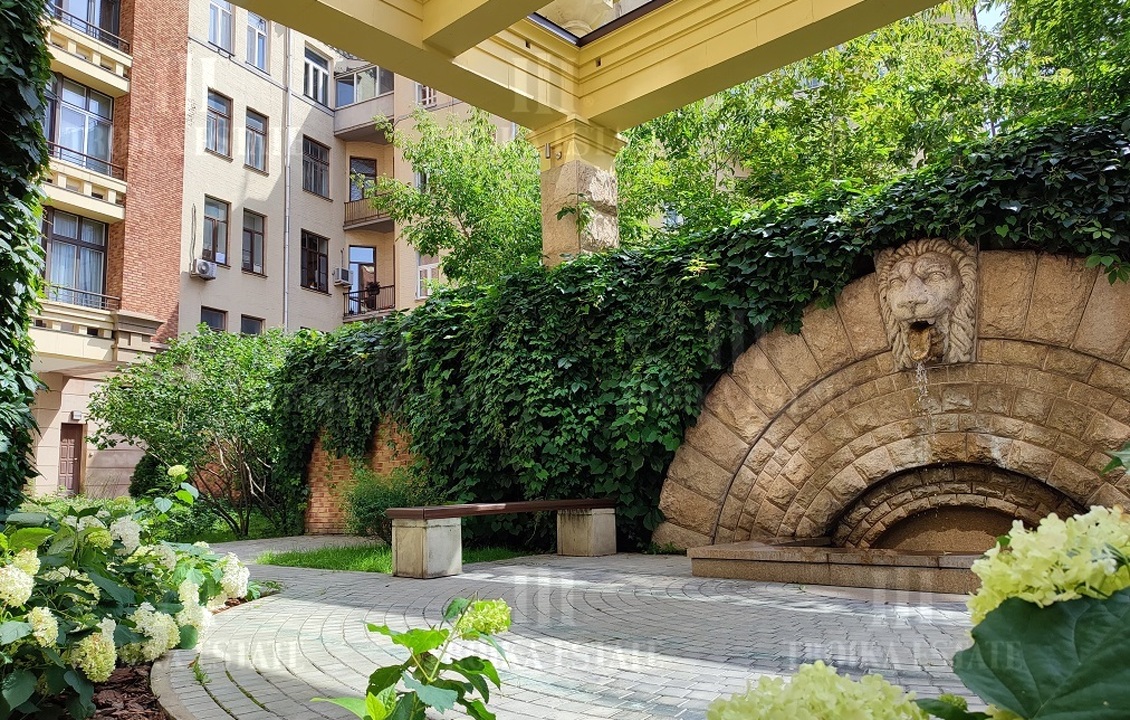 Купить  Квартиру без отделки Б. Левшинский пер-к 11 метро Смоленская