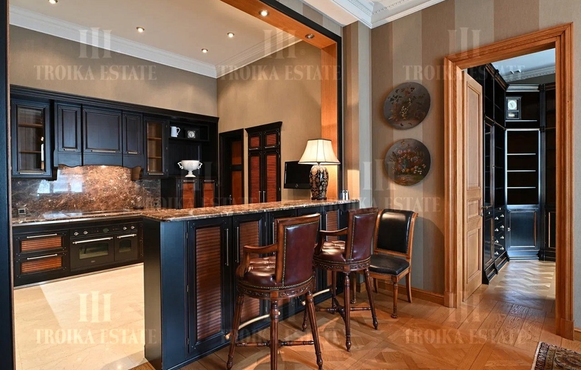 Купить  Квартиру с отделкой М. Молчановка ул 8 метро Арбатская