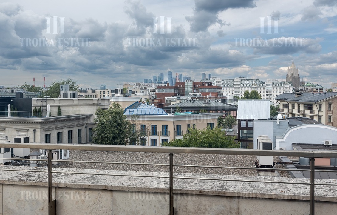 Купить  Пентхаус без отделки Бутиковский пер-к 5 метро Парк культуры