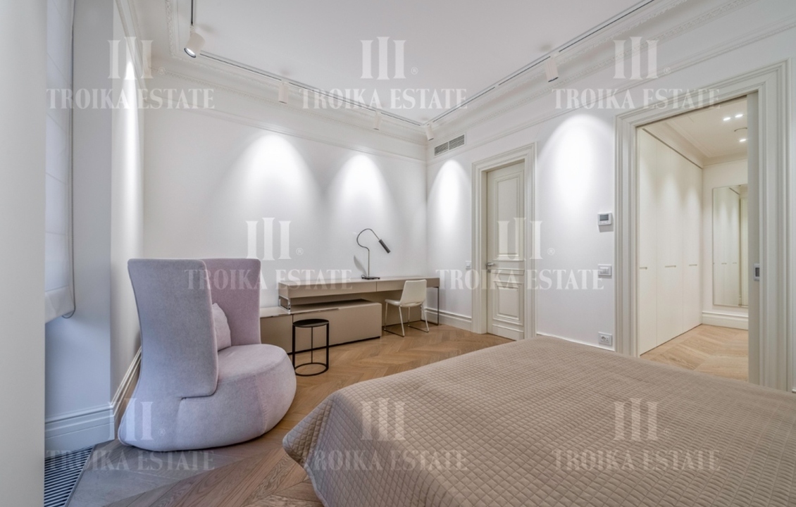 Купить  Квартиру с отделкой Нащокинский пер-к 7 метро Кропоткинская