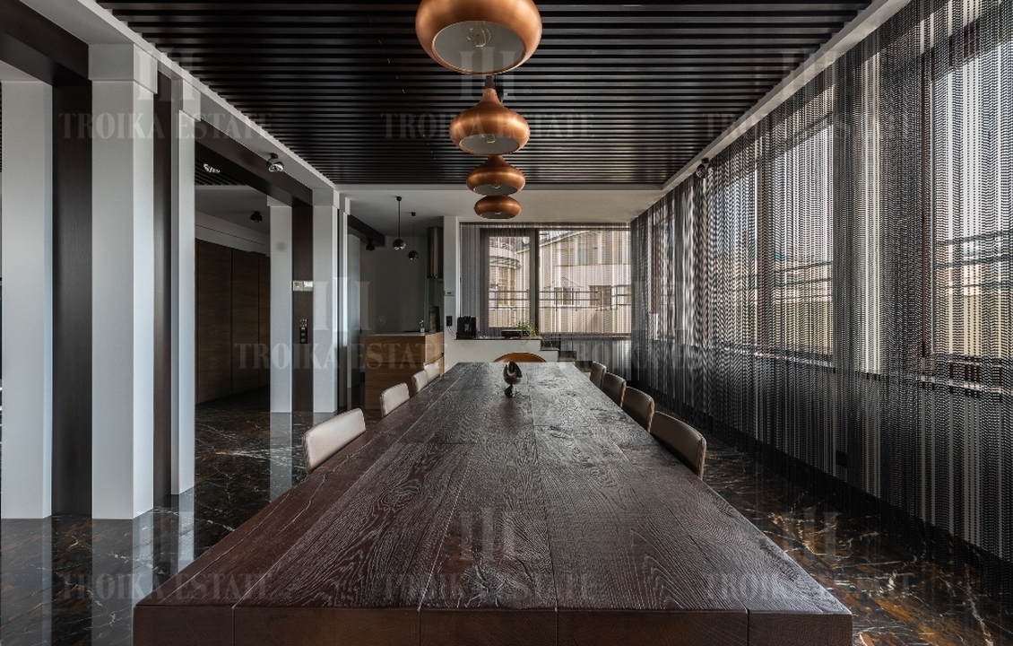 Купить  Пентхаус с отделкой Б. Афанасьевский пер-к 28 метро Арбатская