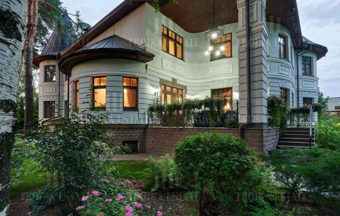 КупитьКоттедж
с отделкойАлександровка 10 км метро 