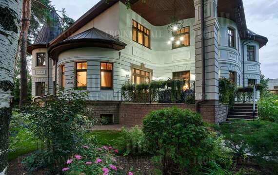 Купить  Коттедж с отделкой Ильинское 10км от МКАД