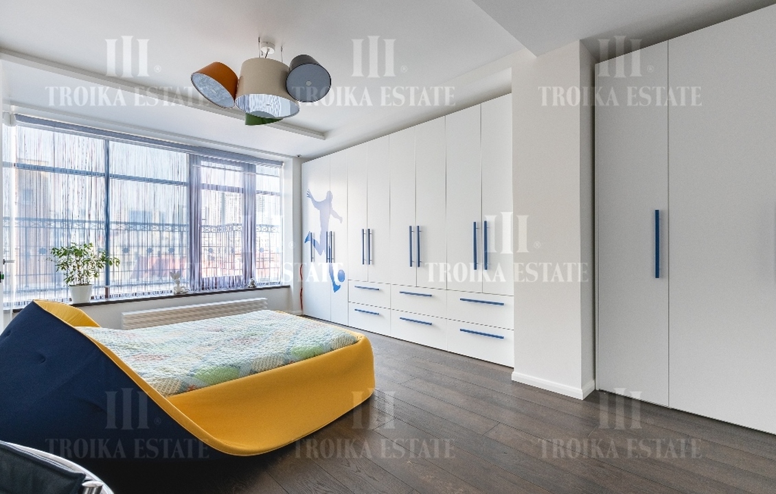 Купить  Пентхаус с отделкой Б. Афанасьевский пер-к 28 метро Арбатская