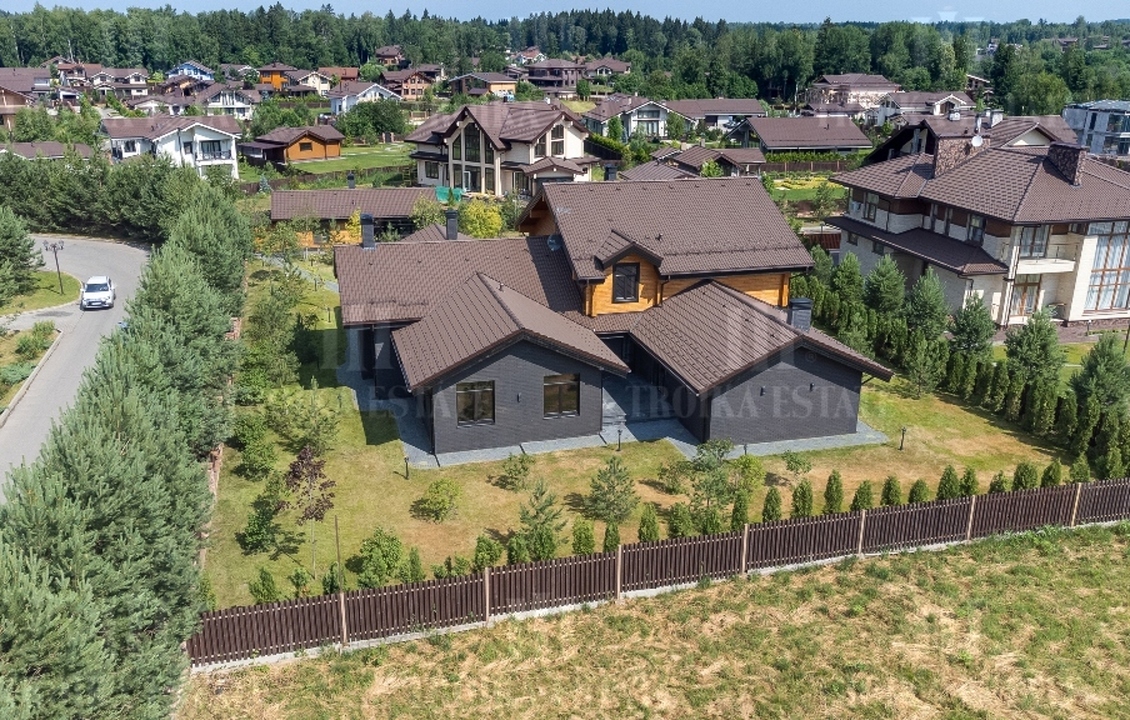 КупитьКоттедж
с отделкойРуза Фэмили Парк 9 км метро 