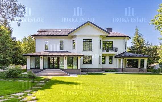 Купить  Коттедж с отделкой Новорижское 24км от МКАД