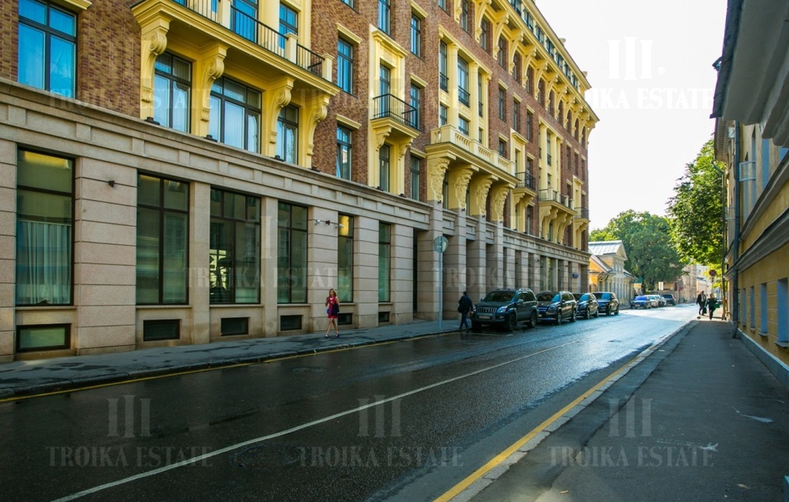 Купить  Квартиру без отделки Б. Левшинский пер-к 11 метро Смоленская