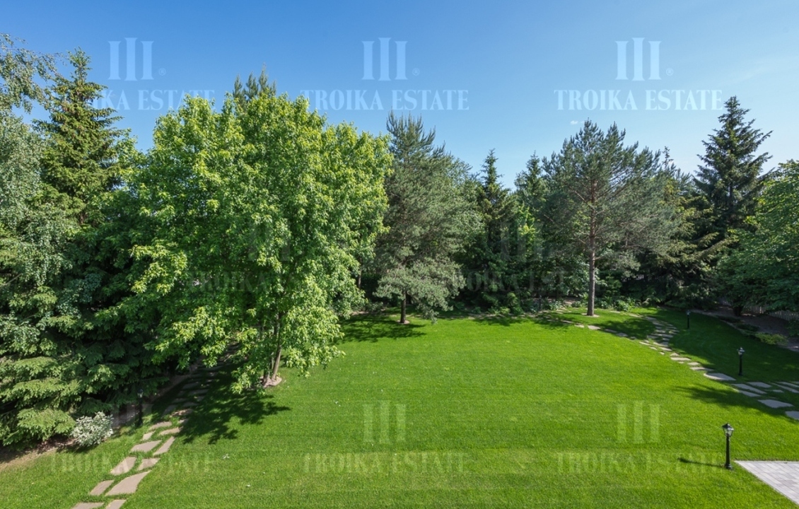 КупитьКоттедж
с отделкойБенилюкс метро 