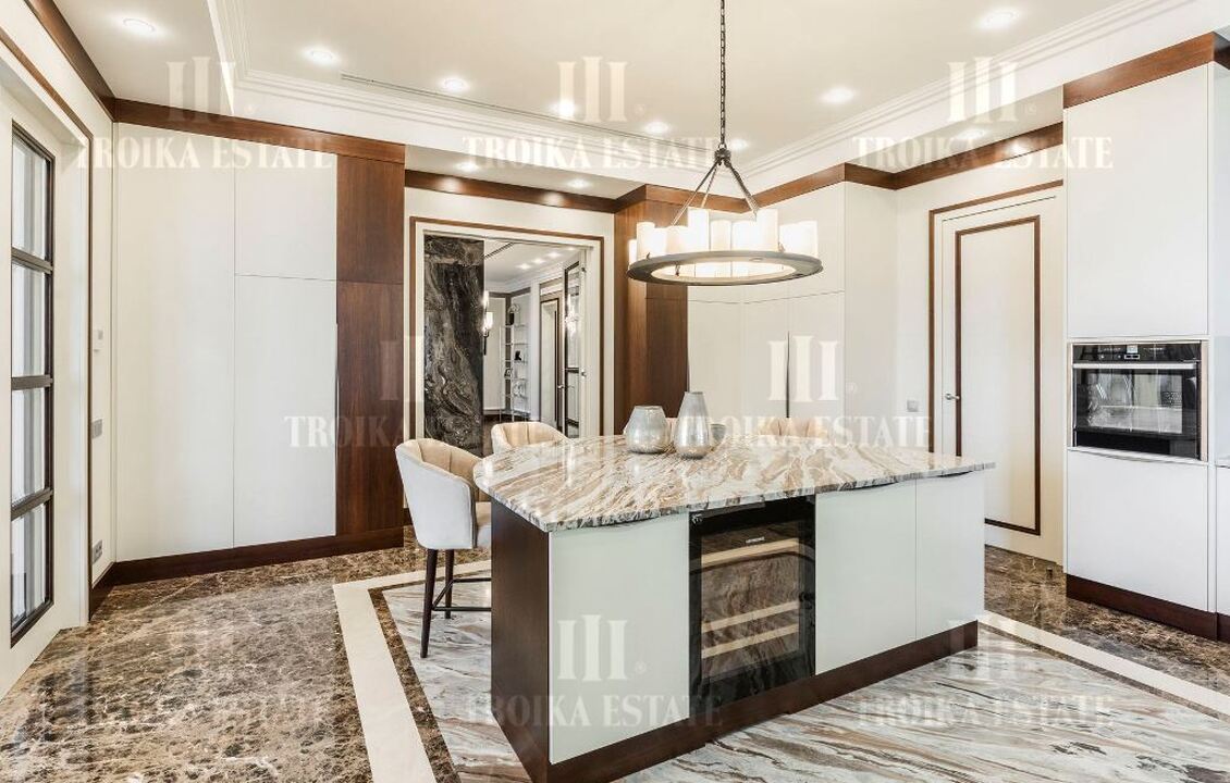 КупитьКоттедж
с отделкойБарвиха XXI 5 км метро 