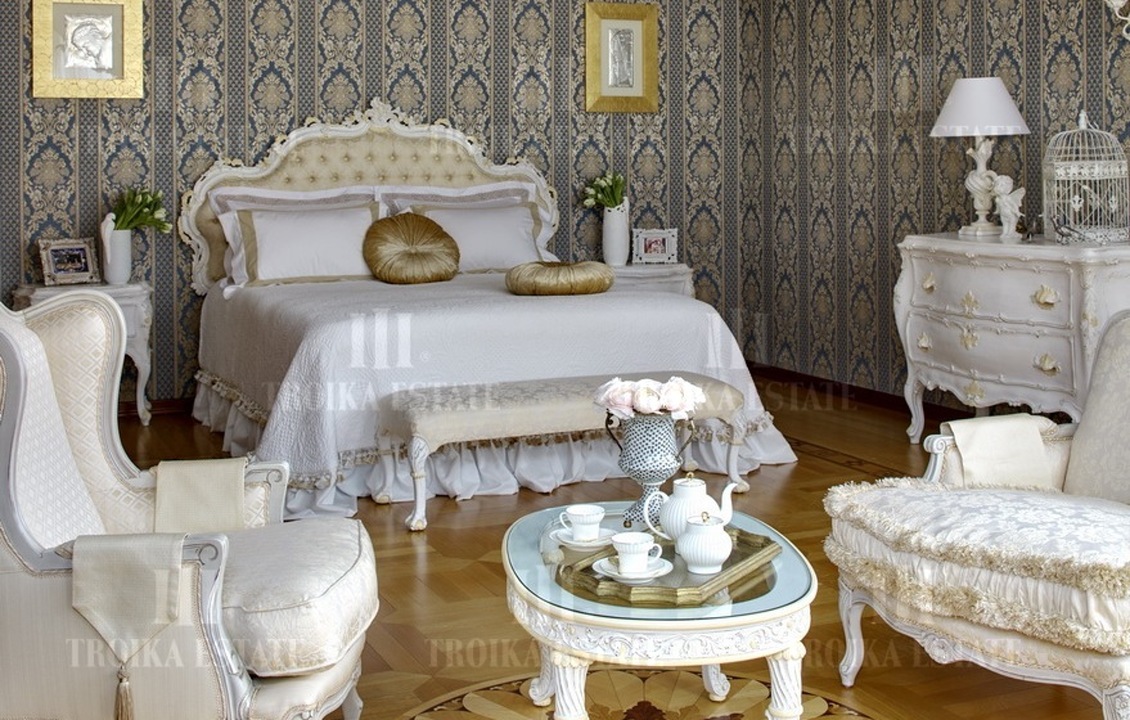 КупитьКоттедж
с отделкойАлександровка 10 км метро 