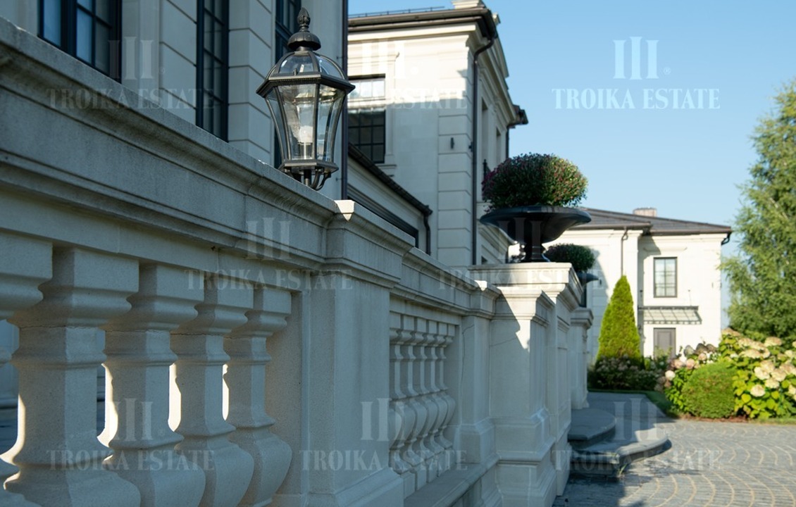 КупитьКоттедж
с отделкойЖуковка Парк Вилл 9 км метро 