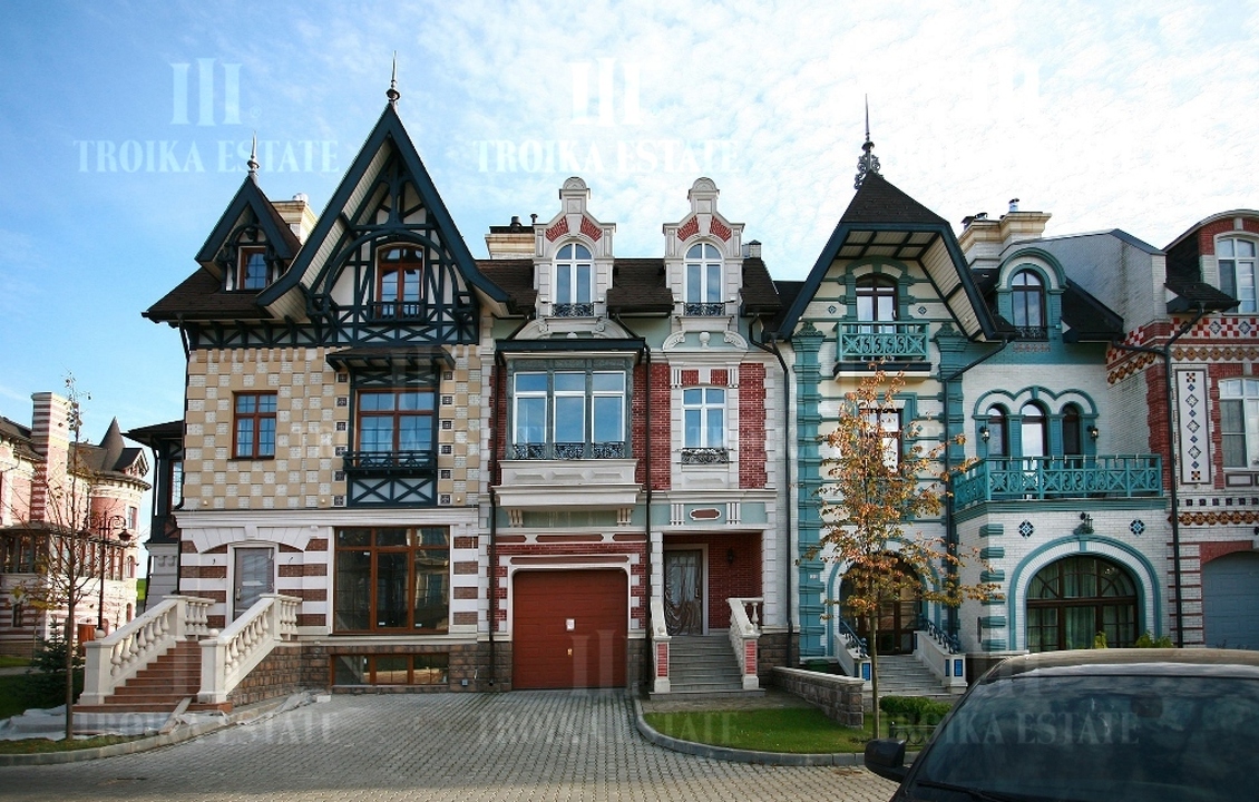 КупитьТаунхаус
с отделкойДовиль 9 км метро 