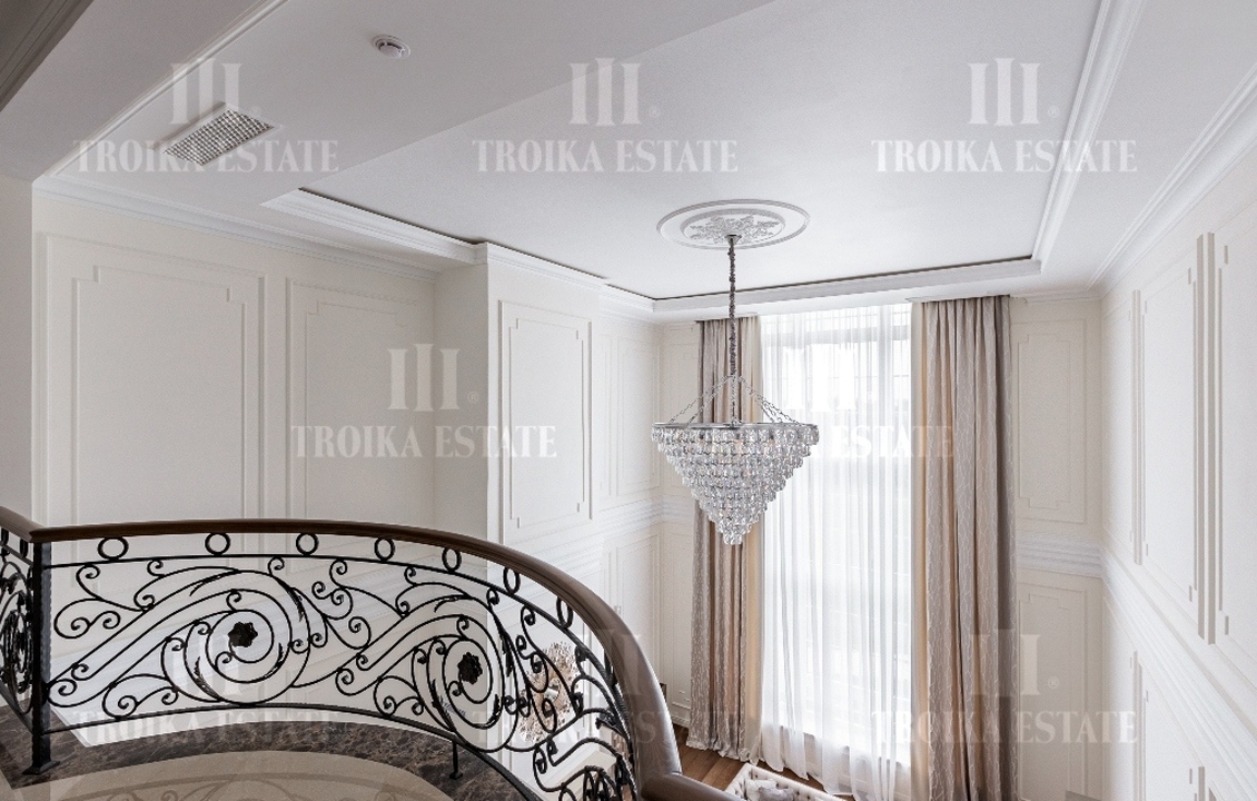 КупитьКоттедж
с отделкойАгаларов Эстейт 24 км метро 