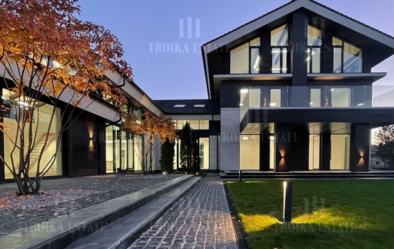 Купить  Коттедж без отделки Новорижское 12км от МКАД