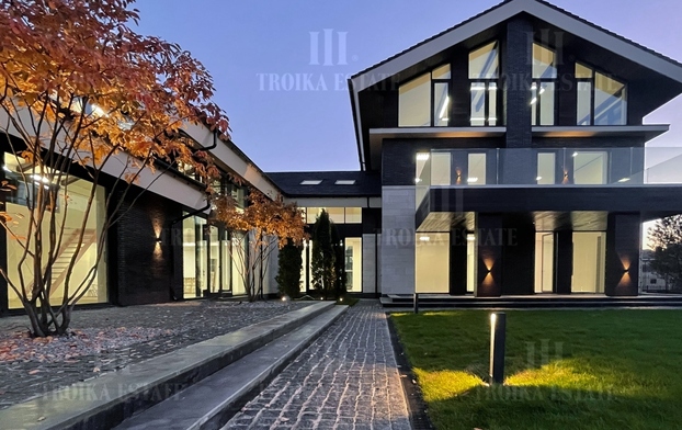 Купить  Коттедж без отделки Новорижское 12км от МКАД