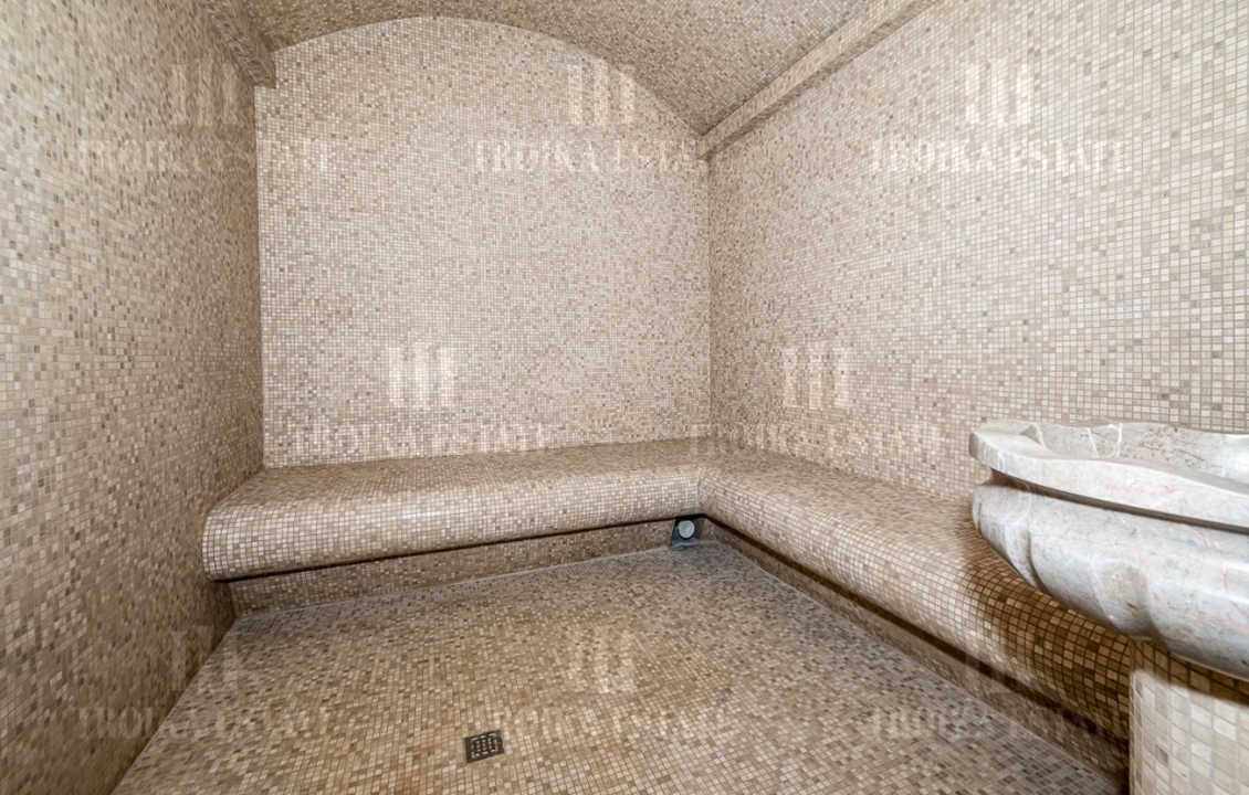 КупитьКоттедж
с отделкойБенилюкс метро 