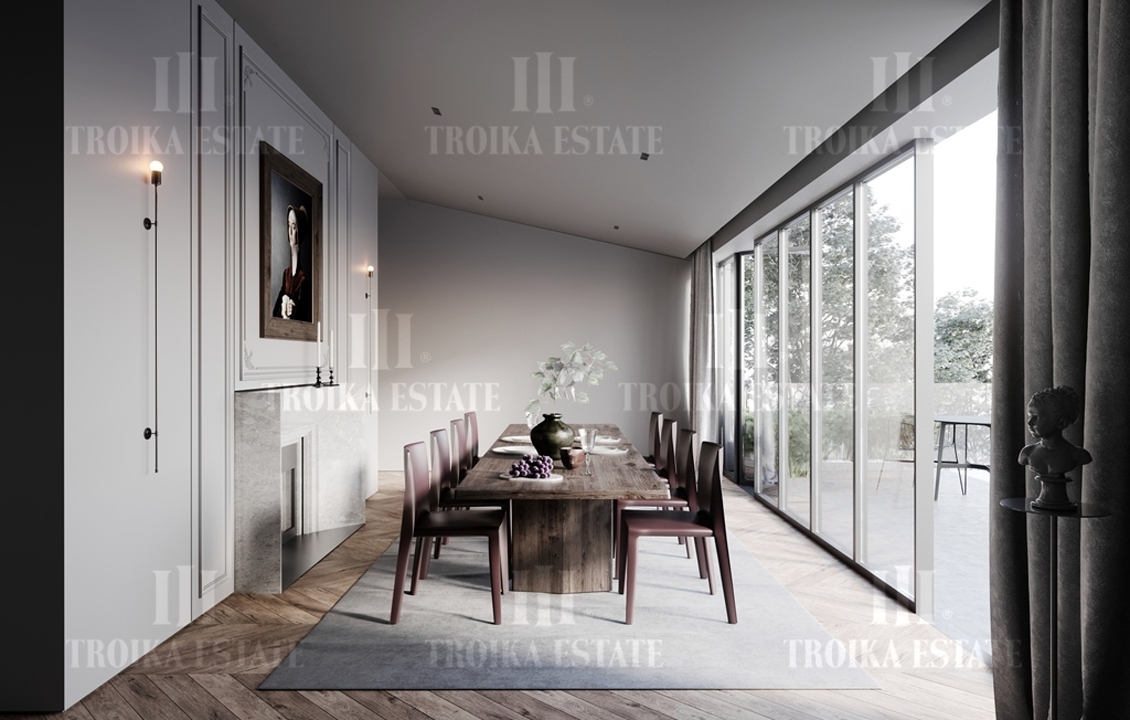 Купить  Пентхаус с отделкой Камергерский пер-к 4 метро Театральная