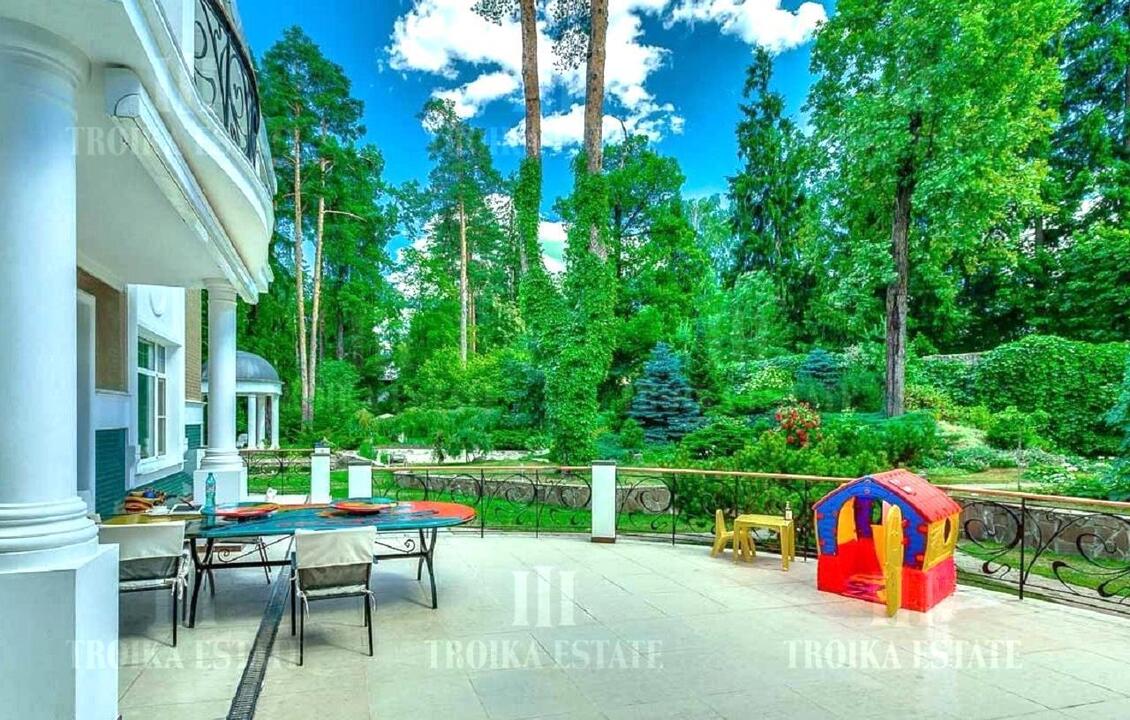 АрендоватьКоттедж
с отделкойГорки-1 метро 