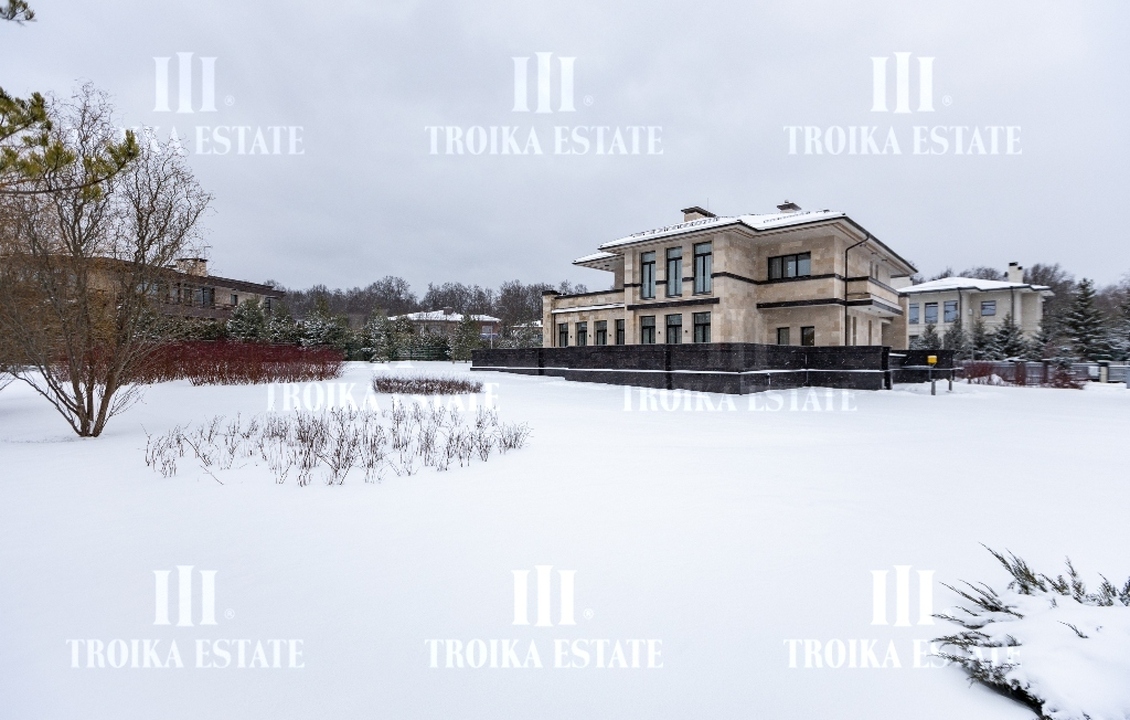 КупитьКоттедж
с отделкойБарвиха XXI 5 км метро 