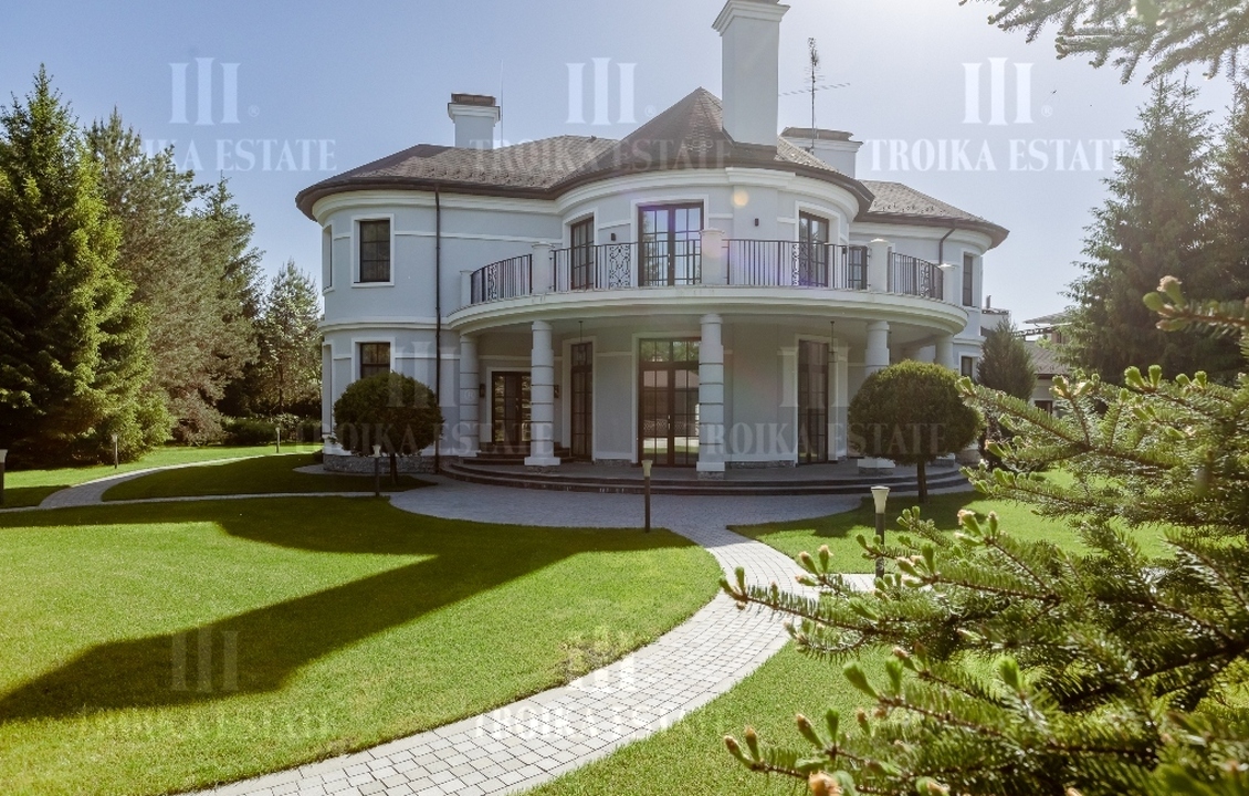 КупитьКоттедж
с отделкойБенилюкс метро 