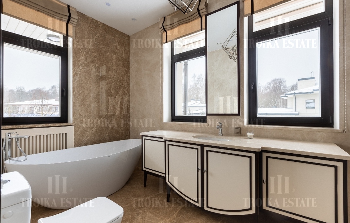 КупитьКоттедж
с отделкойБарвиха XXI 5 км метро 