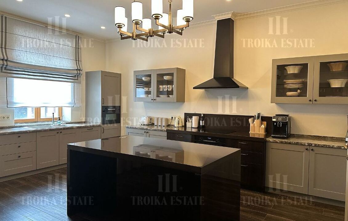 КупитьТаунхаус
с отделкойДовиль 9 км метро 