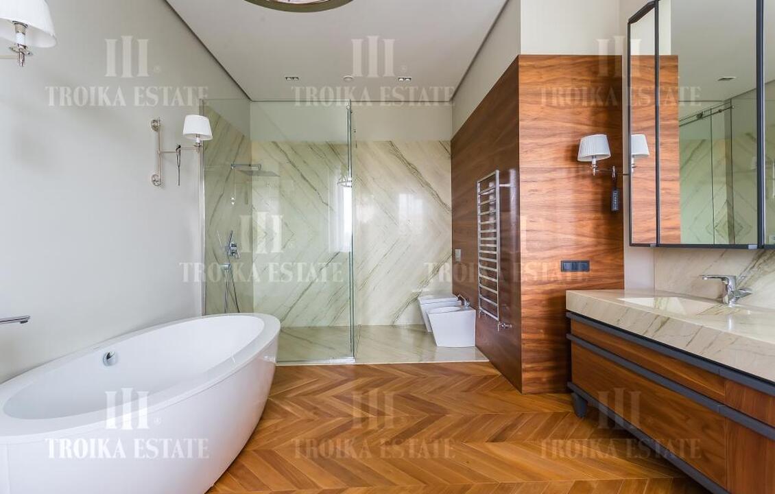 КупитьКоттедж
с отделкойЖуковка XXI  метро 