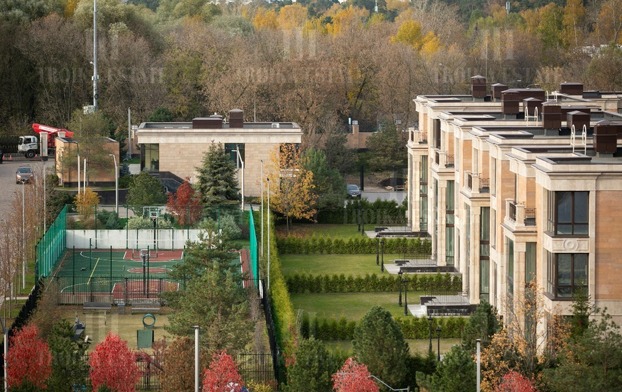 Берег Столицы
                    