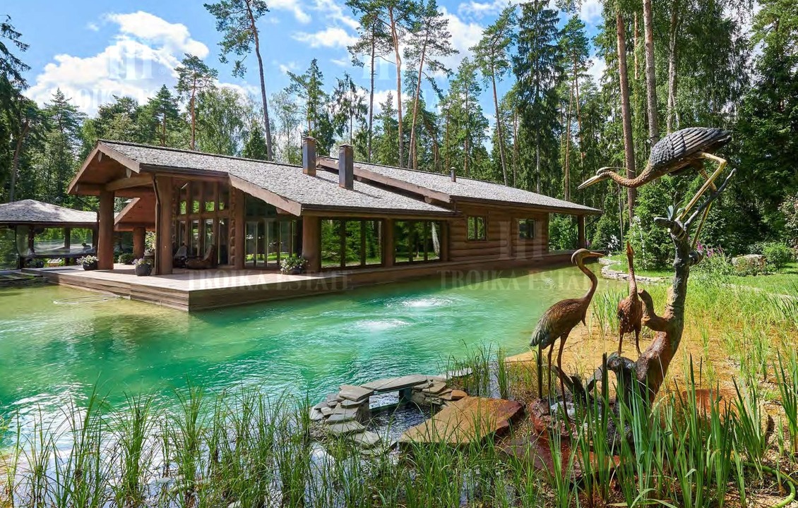 КупитьКоттедж
с отделкойАлександровка 10 км метро 